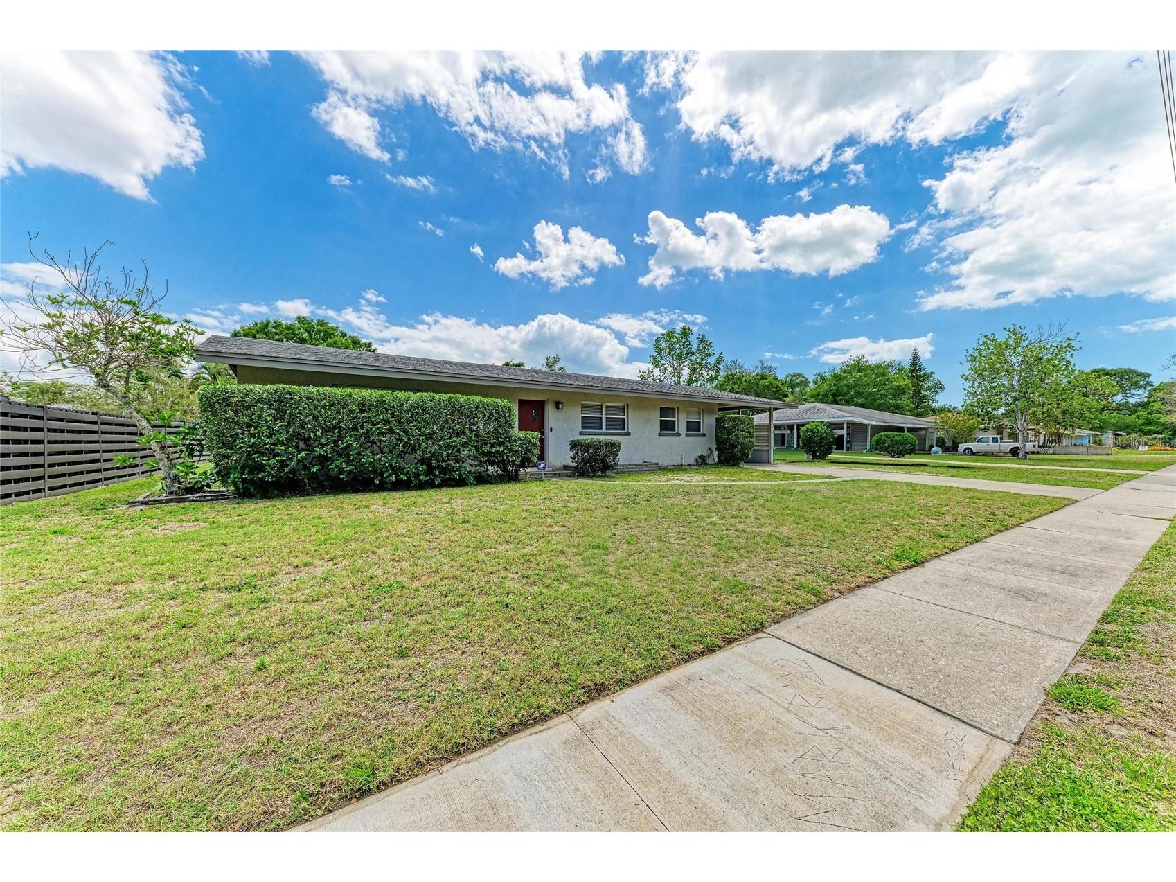 2286 Hyde Park Street Sarasota FL 34239 A4689801 image5