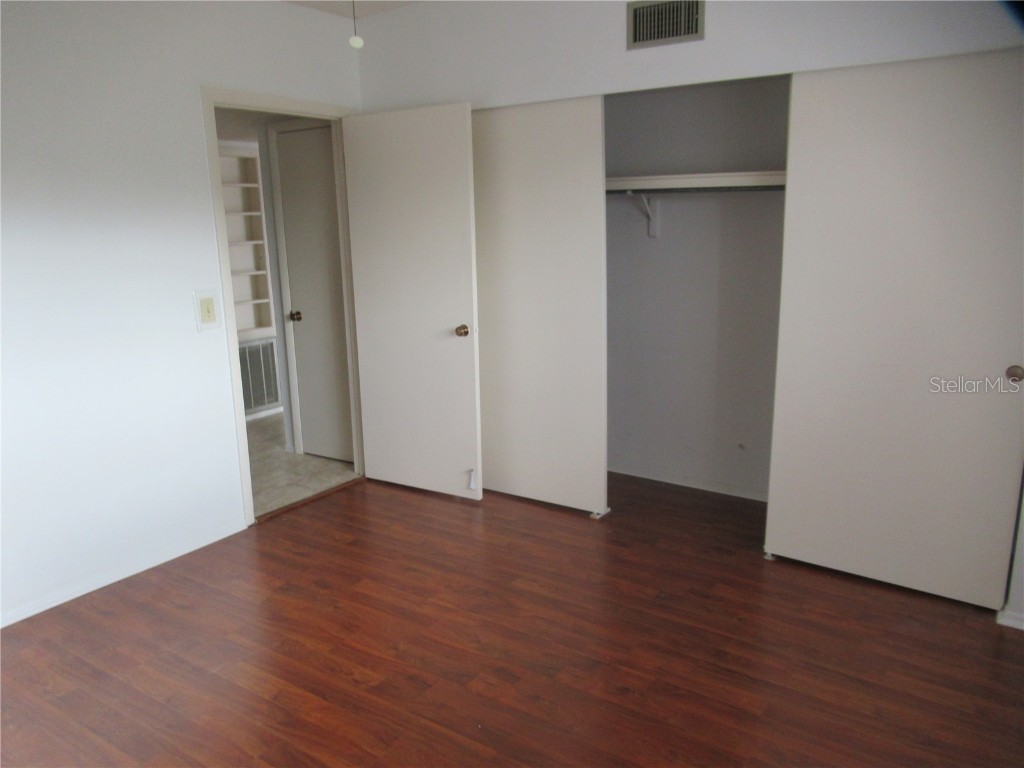 2286 Norwegian #66 Clearwater FL 33763 TB8443391 image16