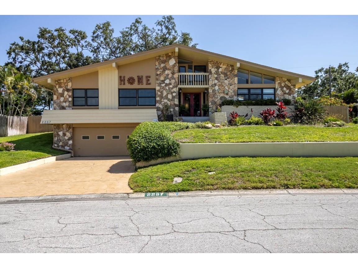 2287 Demaret Drive Dunedin FL 34698 TB8385610 image1