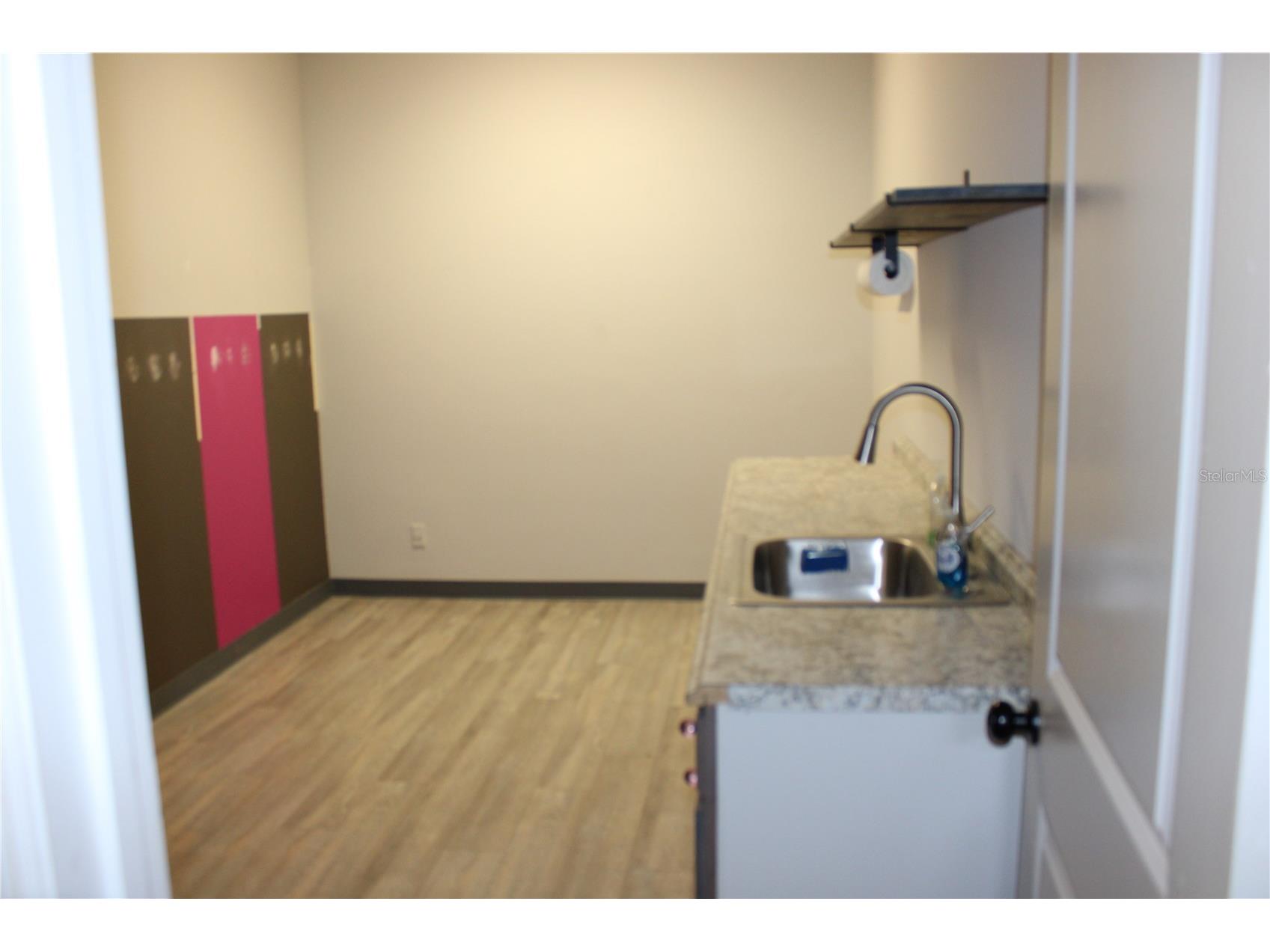 2288 Commercial Way Spring Hill FL 34606 TB8475803 image11