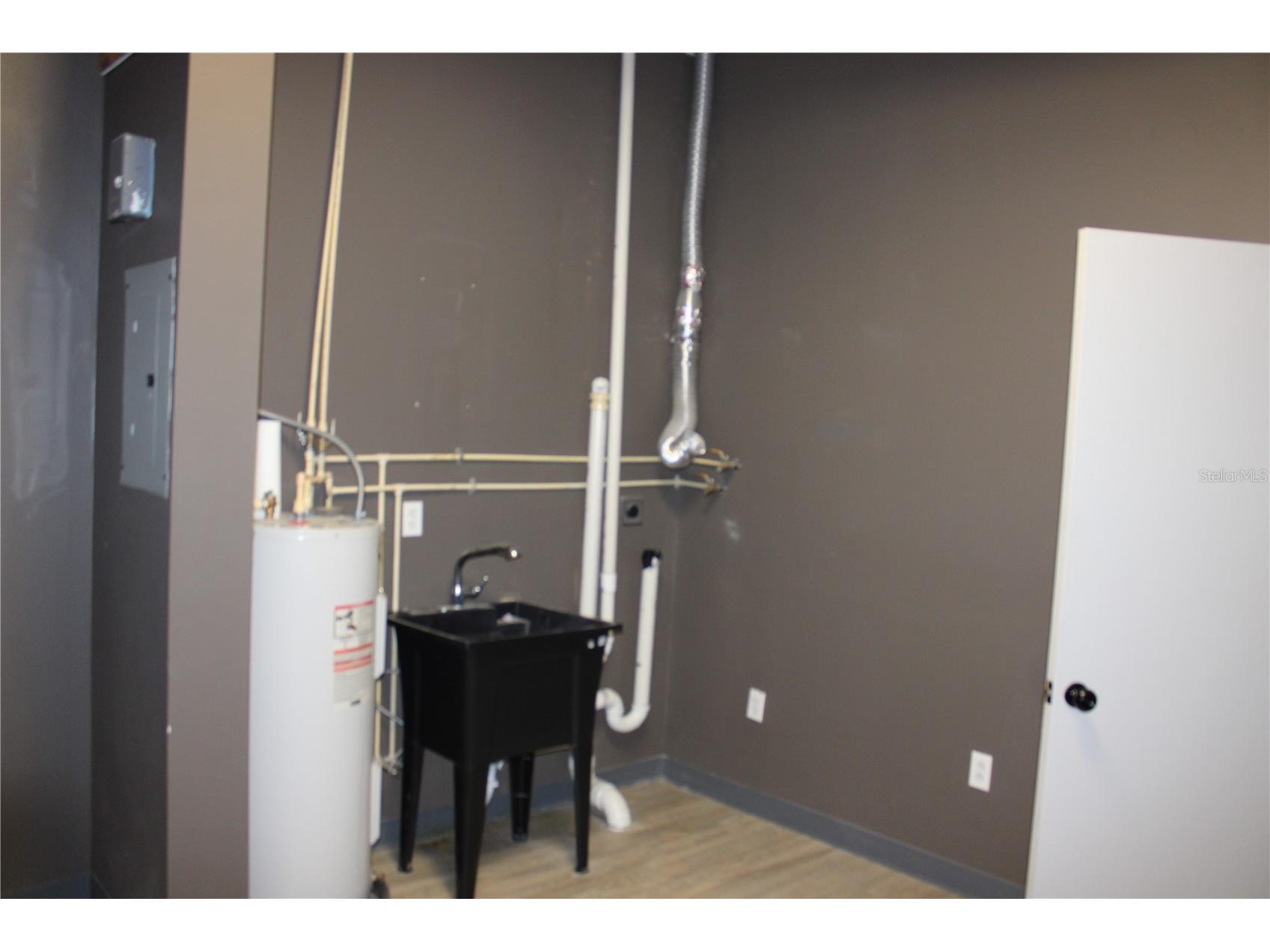 2288 Commercial Way Spring Hill FL 34606 TB8475803 image14