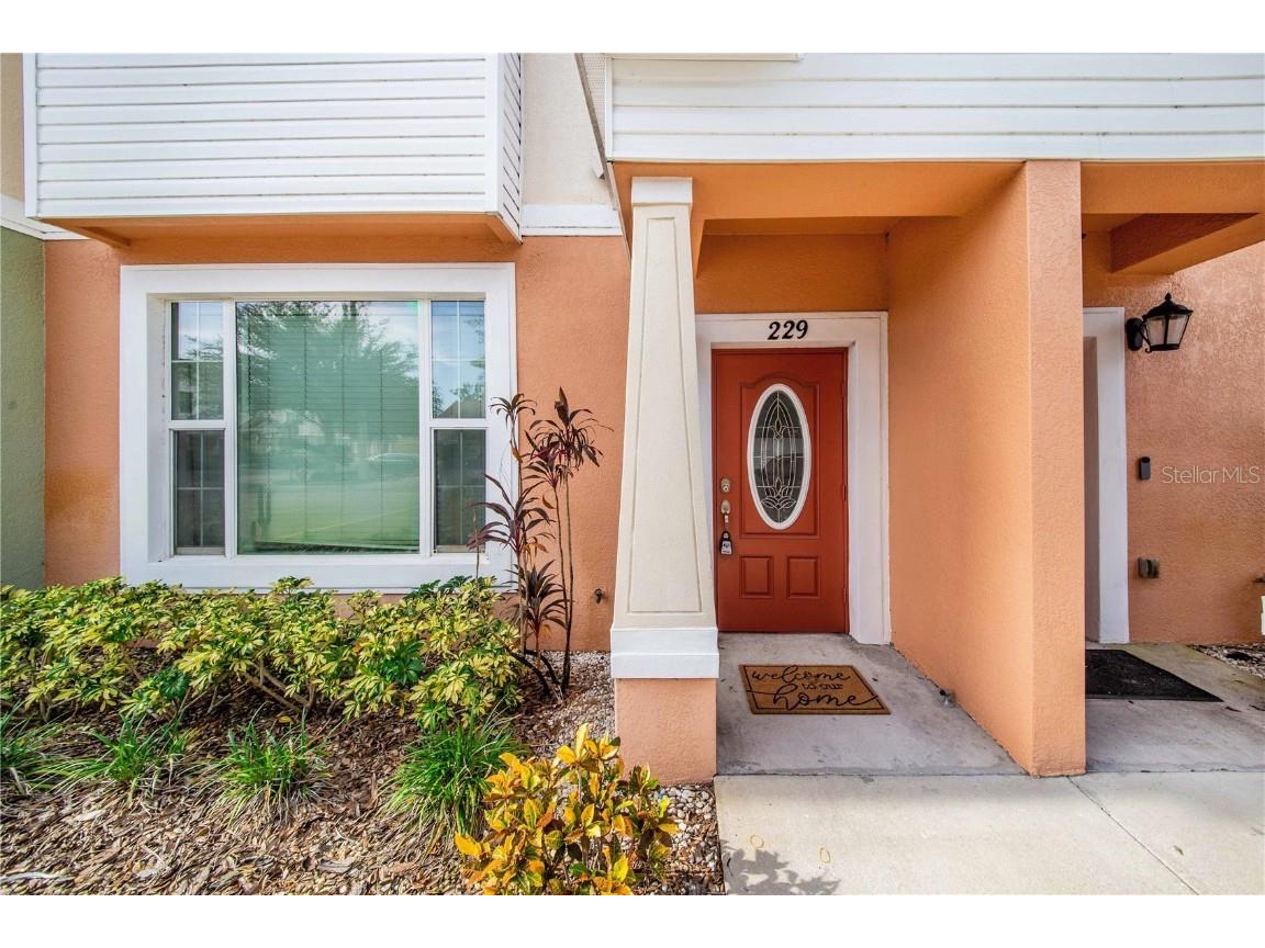 229 Alexander Woods Drive Plant City FL 33563 L4938986 image1