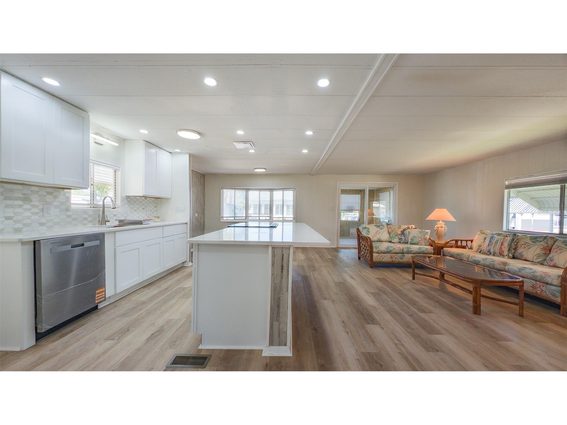 229 Dixie Tarpon Springs FL 34689 TB8494117 image12