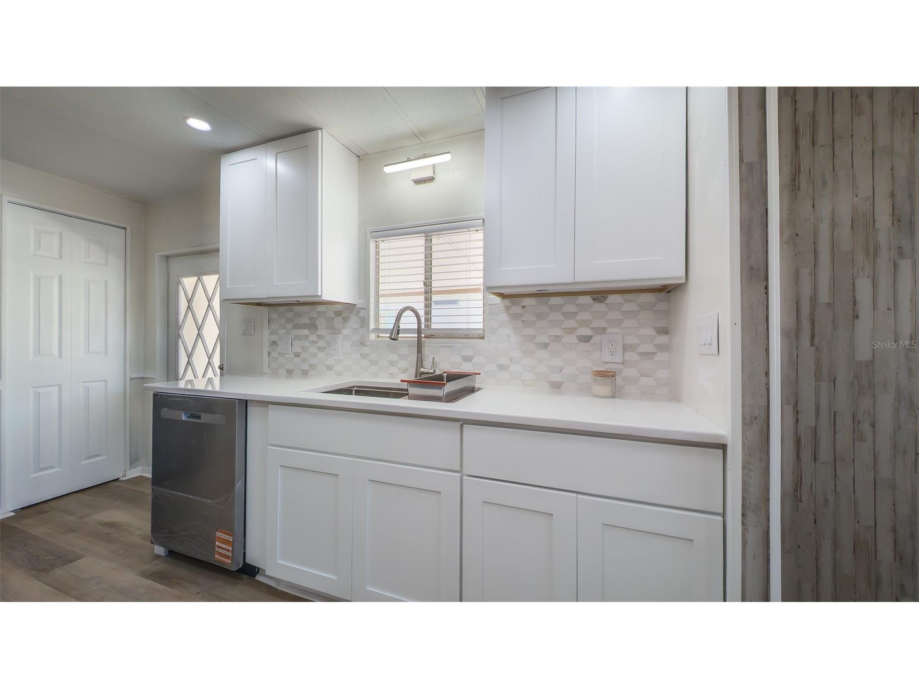 229 Dixie Tarpon Springs FL 34689 TB8494117 image9