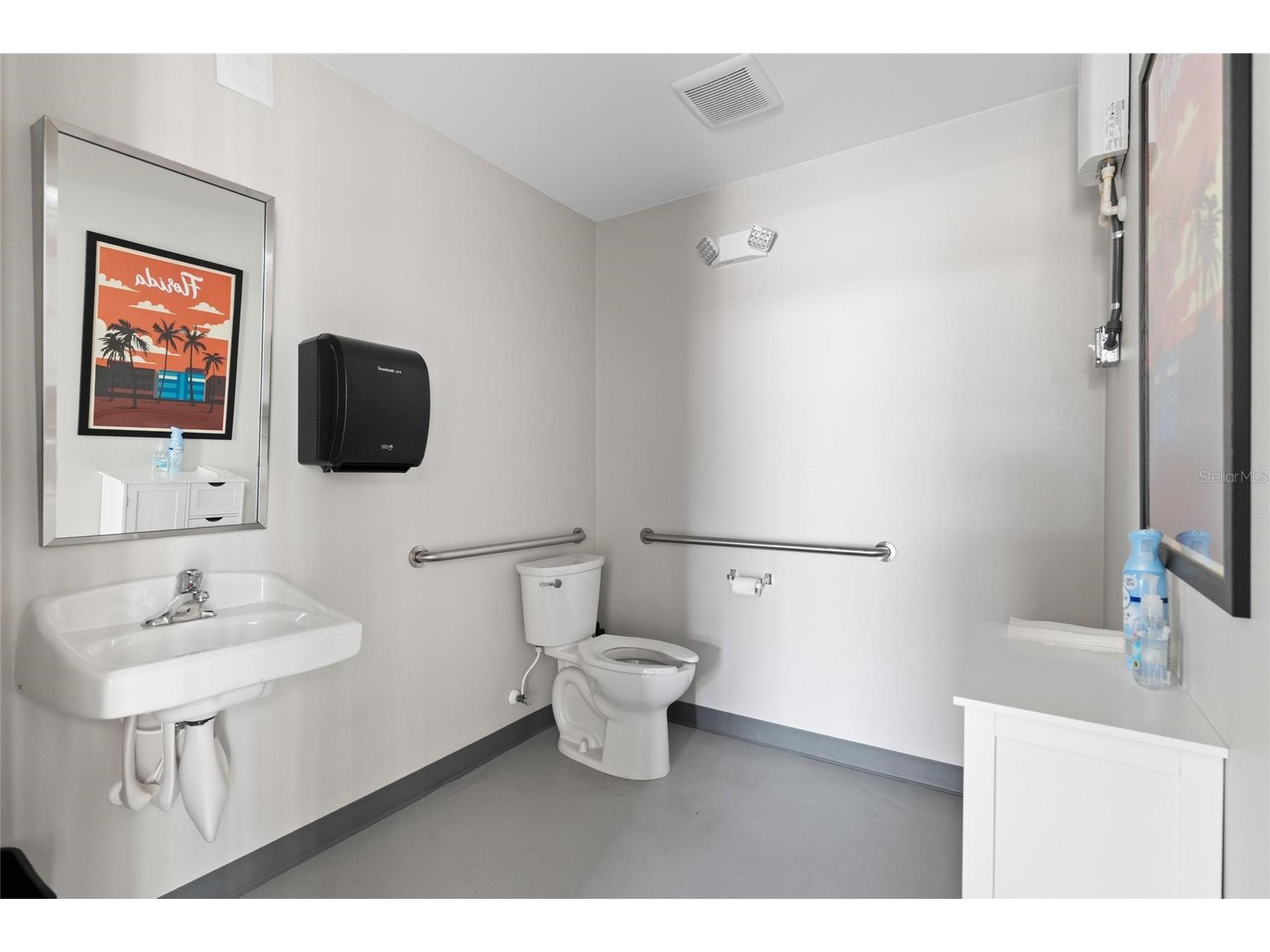 229 E Lemon Street #A Tarpon Springs FL 34689 W7882938 image16