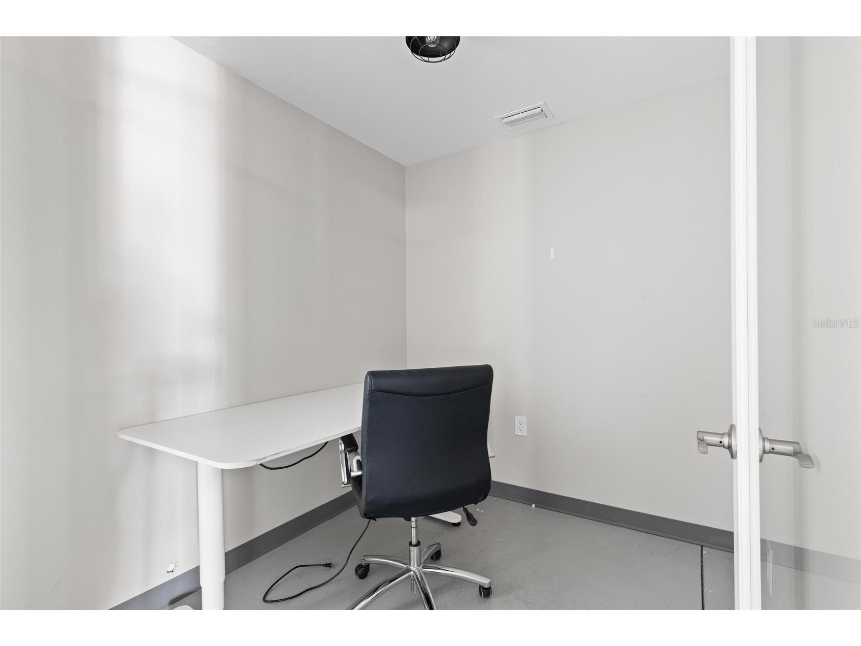 229 E Lemon Street #A Tarpon Springs FL 34689 W7882938 image25