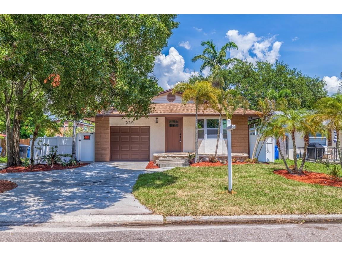 229 SW Lincoln Circle N Saint Petersburg FL 33703 T3457260 image1