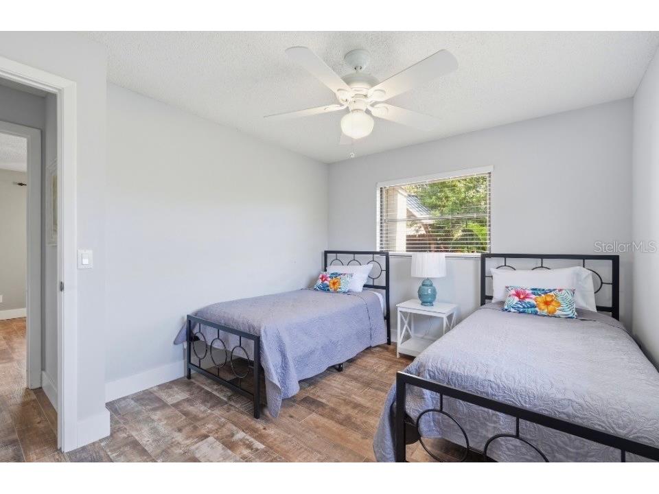 2291 Pine View Circle Sarasota FL 34231 A4693893 image13
