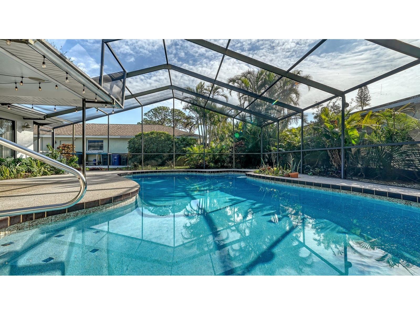 2291 Pine View Circle Sarasota FL 34231 A4693893 image16