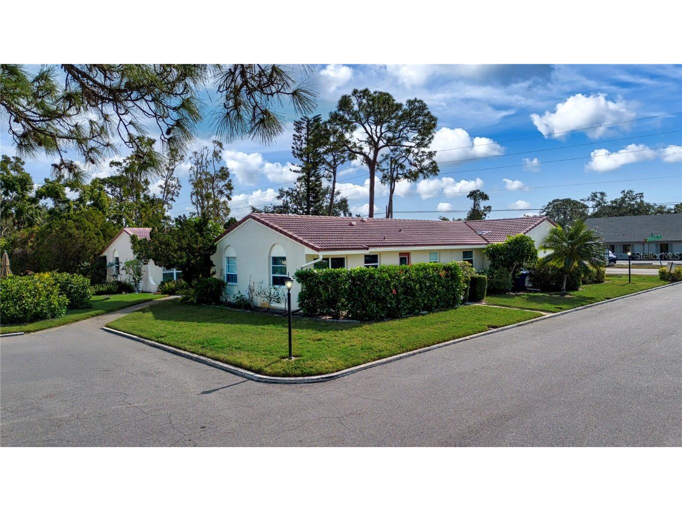 2291 Pueblo Lane #V46 Sarasota FL 34231 A4637132 image1