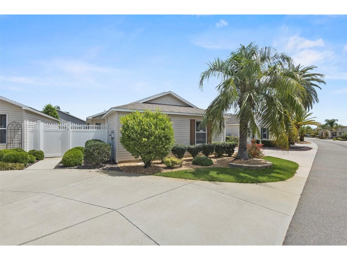 2293 Wayland Street The Villages FL 32162 G5096201 image1