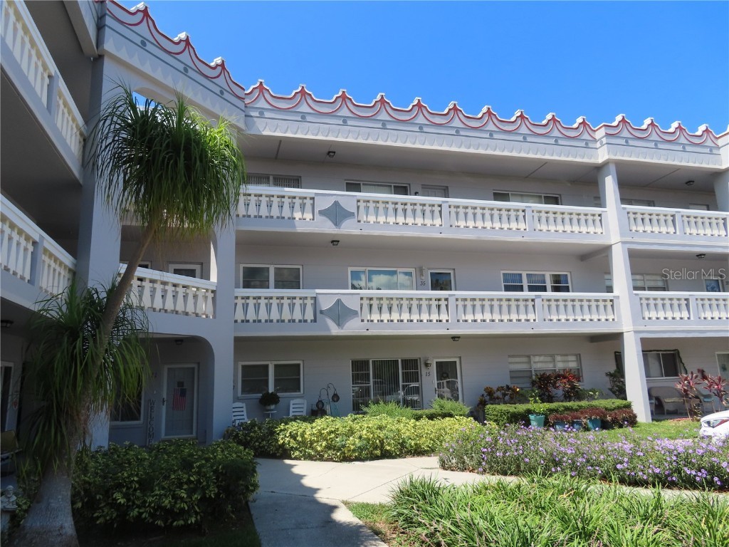 2295 Americus Boulevard E #5 Clearwater FL 33763 U8209789 image1