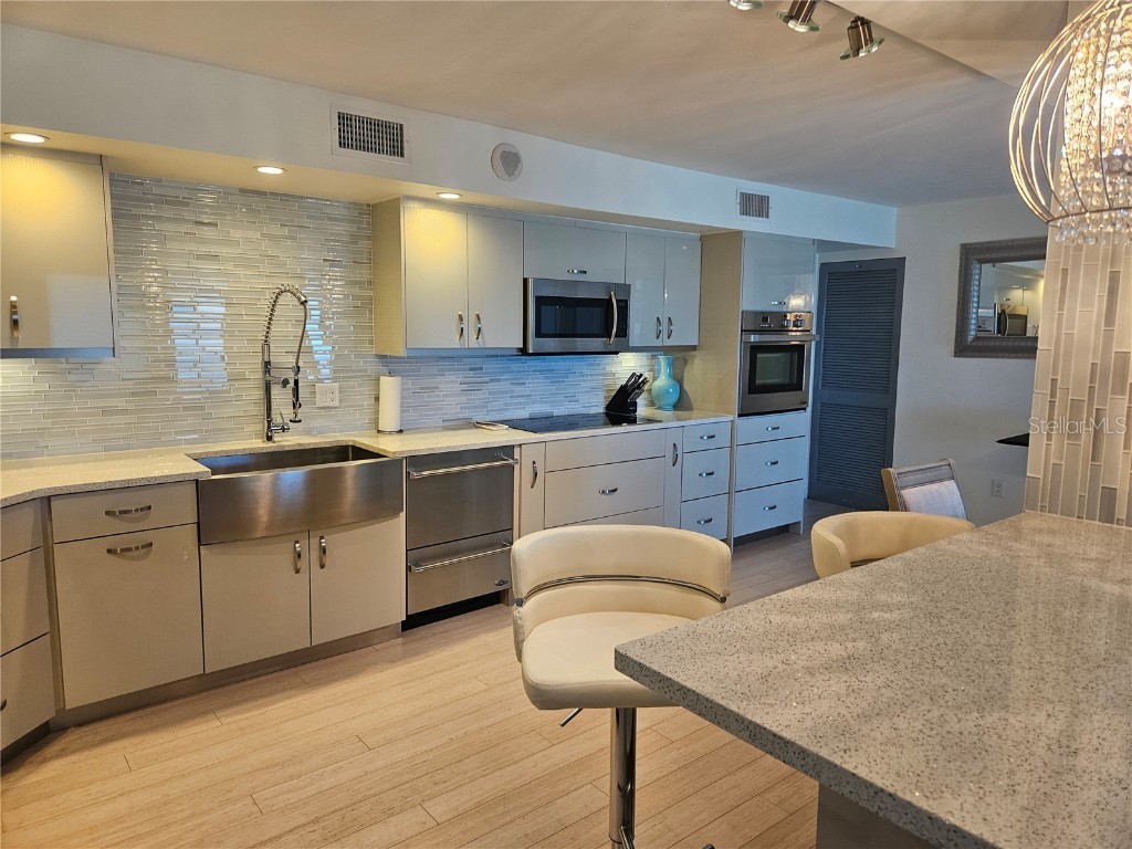 2295 Gulf Of Mexico Drive #83S Longboat Key FL 34228 TB8403758 image3