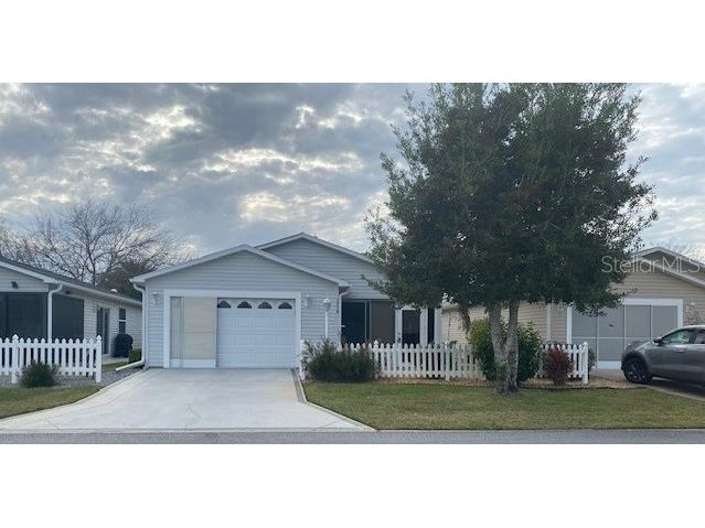 2298 Bladewood Court The Villages FL 32162 OM671559 image1