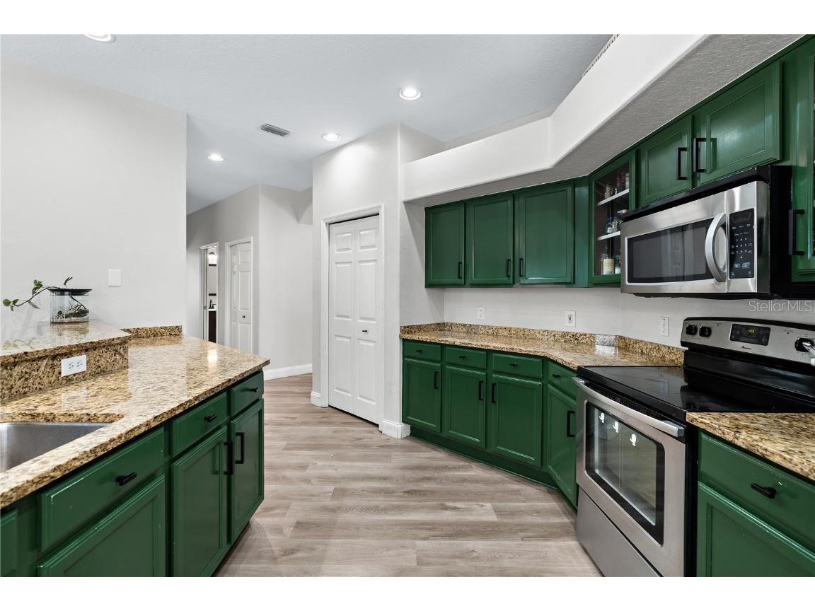 2298 Hannah Way N Dunedin FL 34698 TB8419816 image17