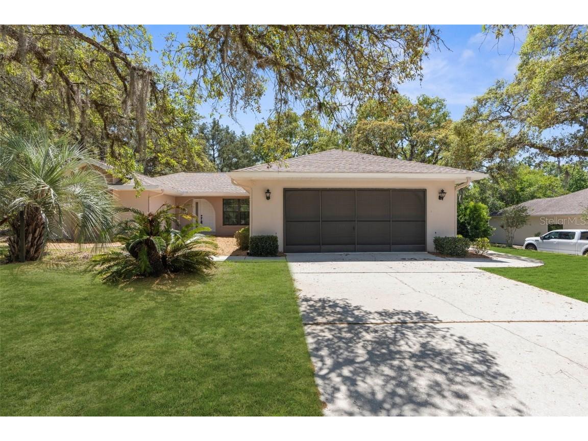23 Cypress Boulevard E Homosassa FL 34446 W7874693 image1
