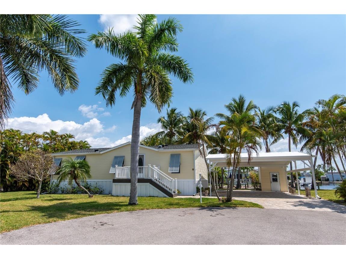 23 Holland Drive Punta Gorda FL 33950 - ALLIGATOR CREEK C7492820 image1