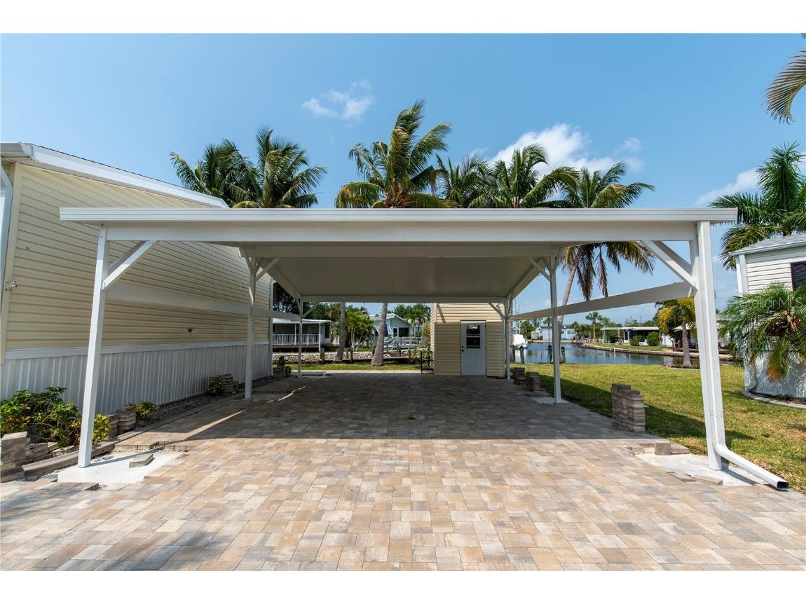 23 Holland Drive Punta Gorda FL 33950 - ALLIGATOR CREEK C7492820 image4