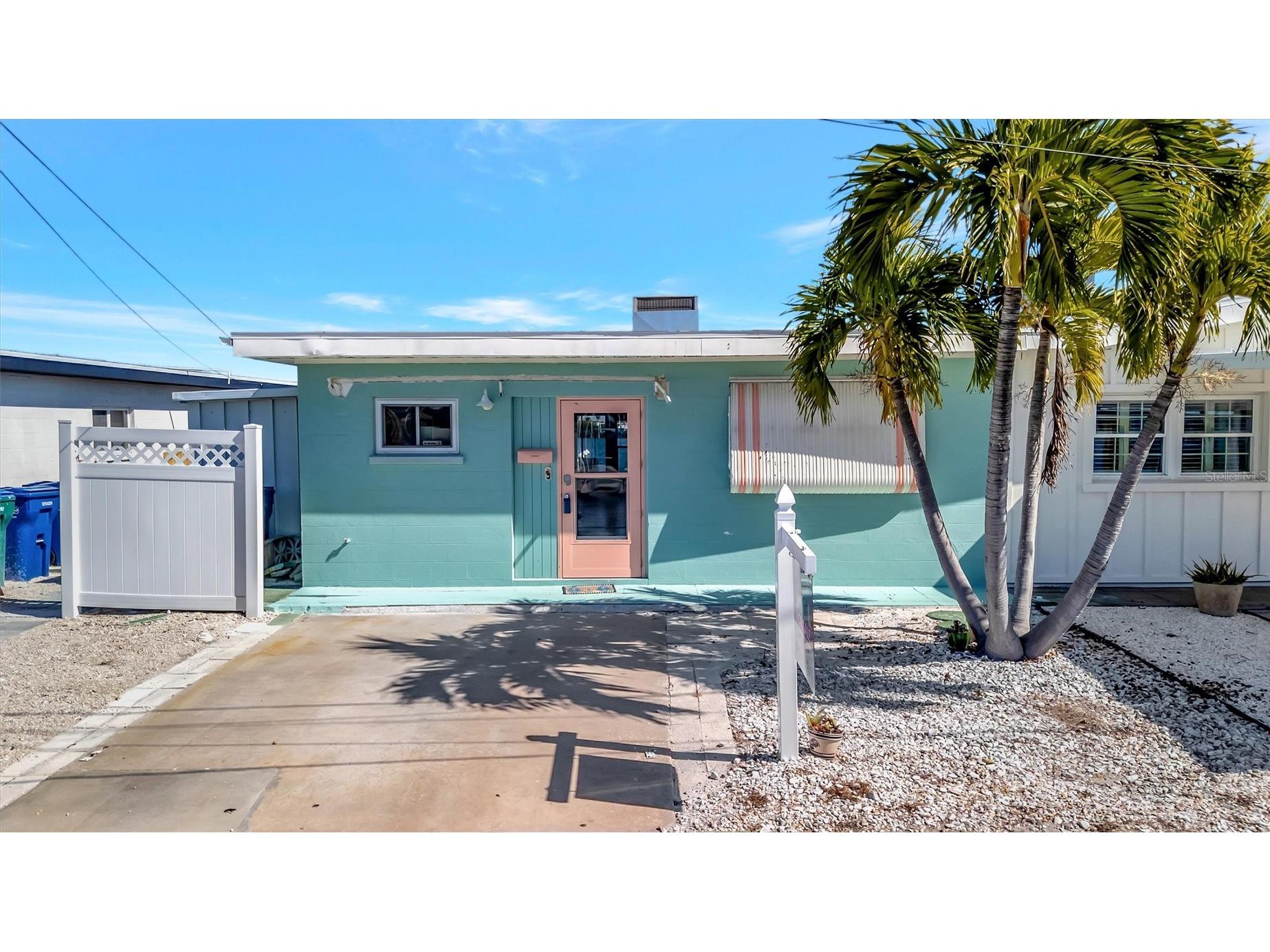 23 Seaside Court Holmes Beach FL 34217 A4629905 image1