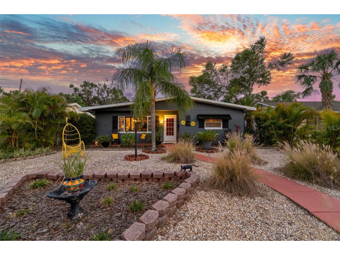 230 32nd Avenue N Saint Petersburg FL 33704 TB8372324 image1