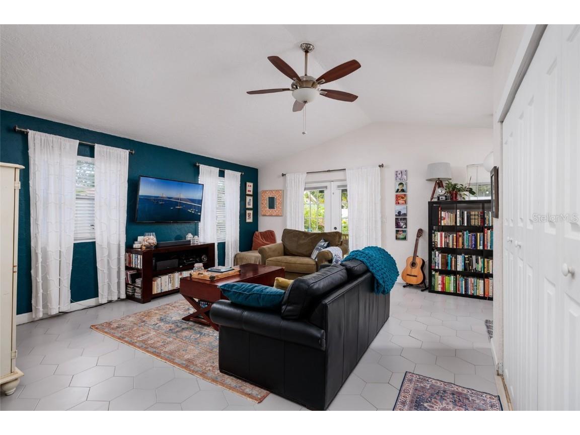 230 43rd Avenue NE Saint Petersburg FL 33703 TB8446507 image12