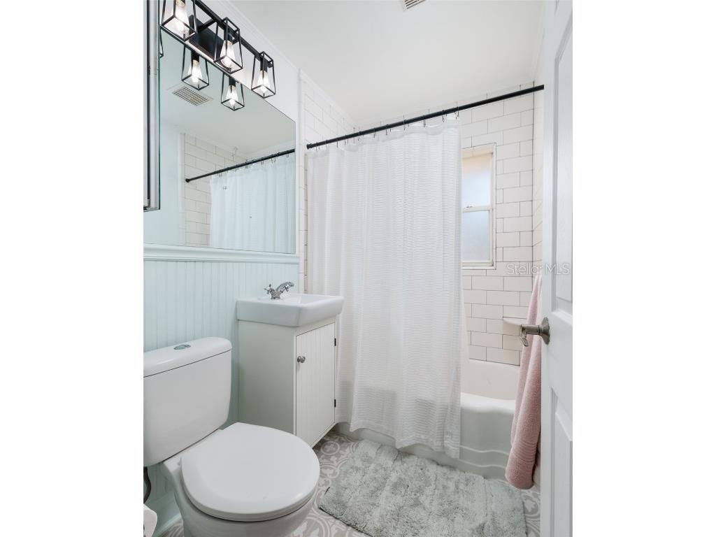 230 43rd Avenue NE Saint Petersburg FL 33703 TB8446507 image20