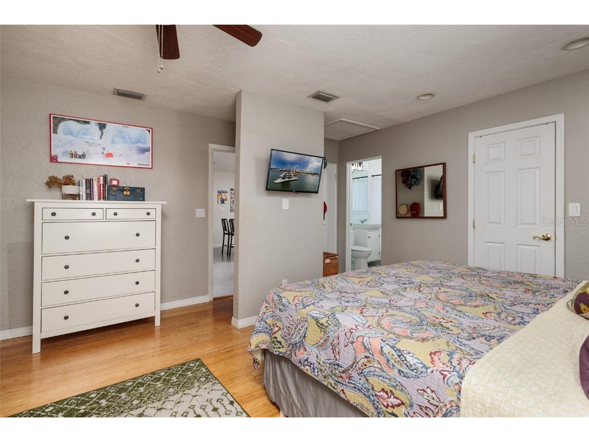 230 43rd Avenue NE Saint Petersburg FL 33703 TB8446507 image21