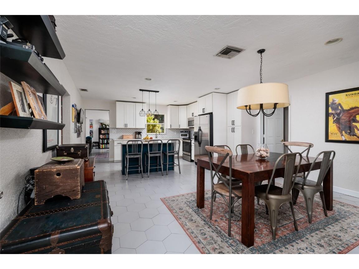 230 43rd Avenue NE Saint Petersburg FL 33703 TB8446507 image8