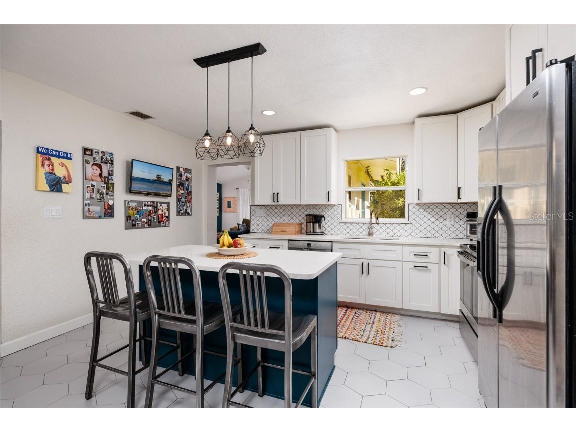 230 43rd Avenue NE Saint Petersburg FL 33703 TB8446507 image9