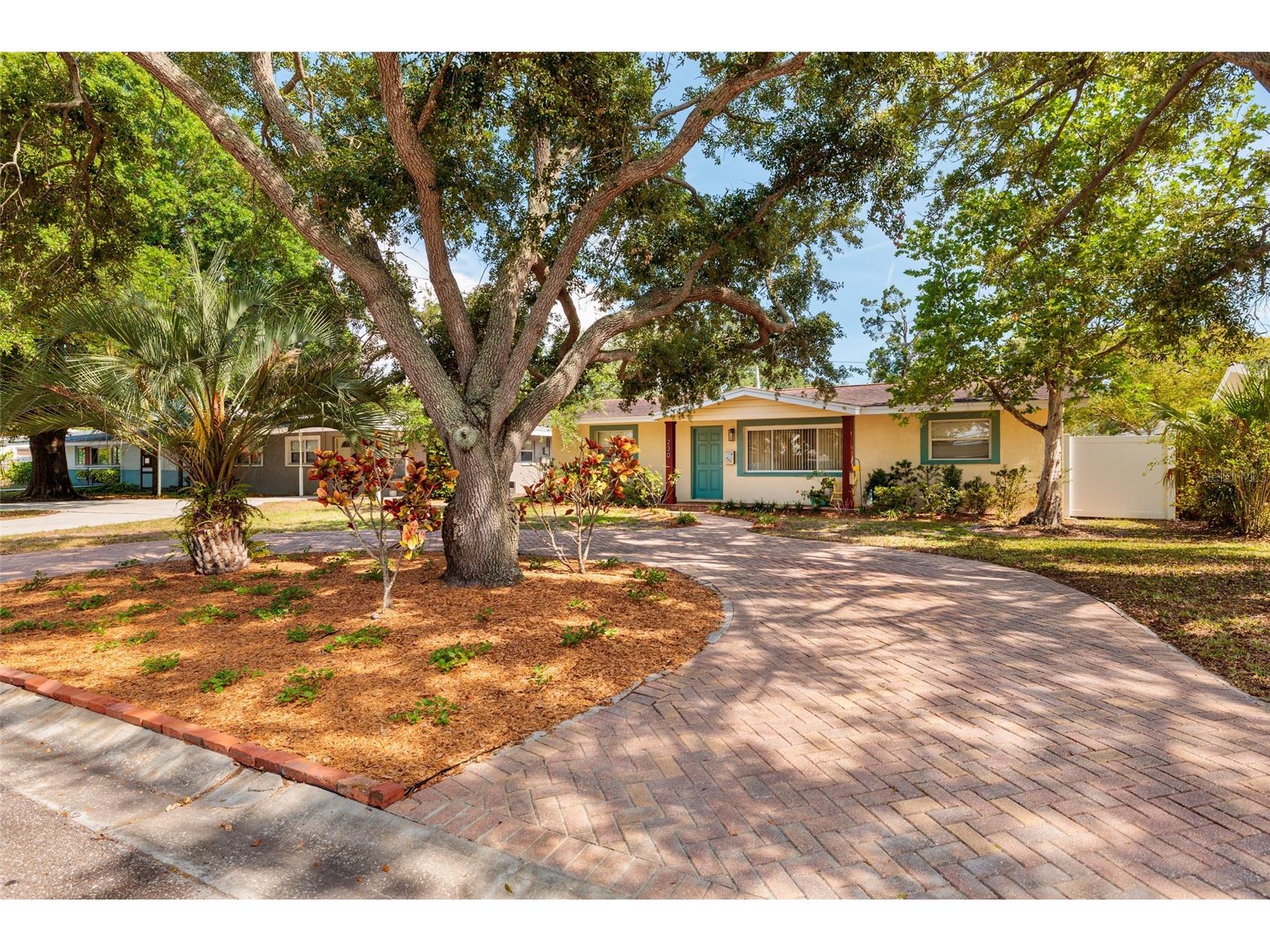 230 43rd Avenue NE Saint Petersburg FL 33703 TB8511762 image3