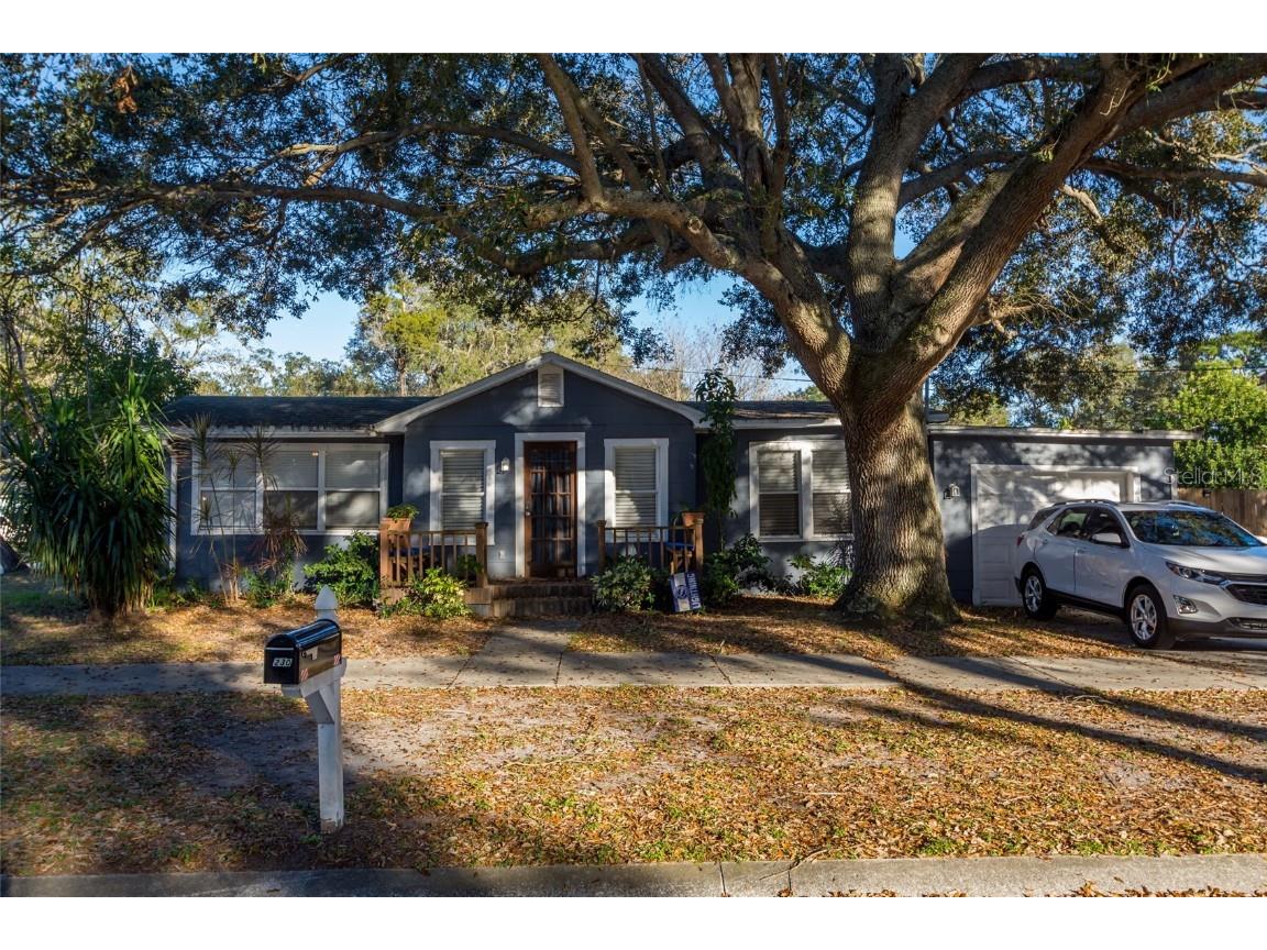 230 6th Street NE Largo FL 33770 U8189431 image1