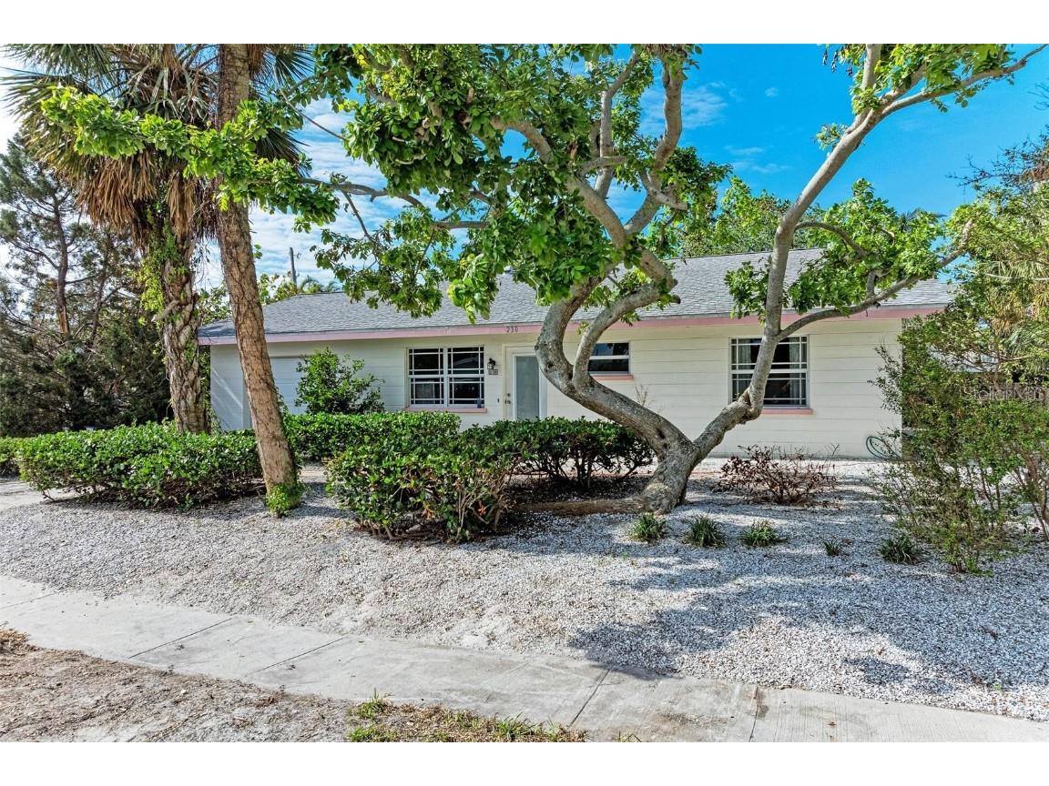 230 85th Street Holmes Beach FL 34217 A4629282 image1