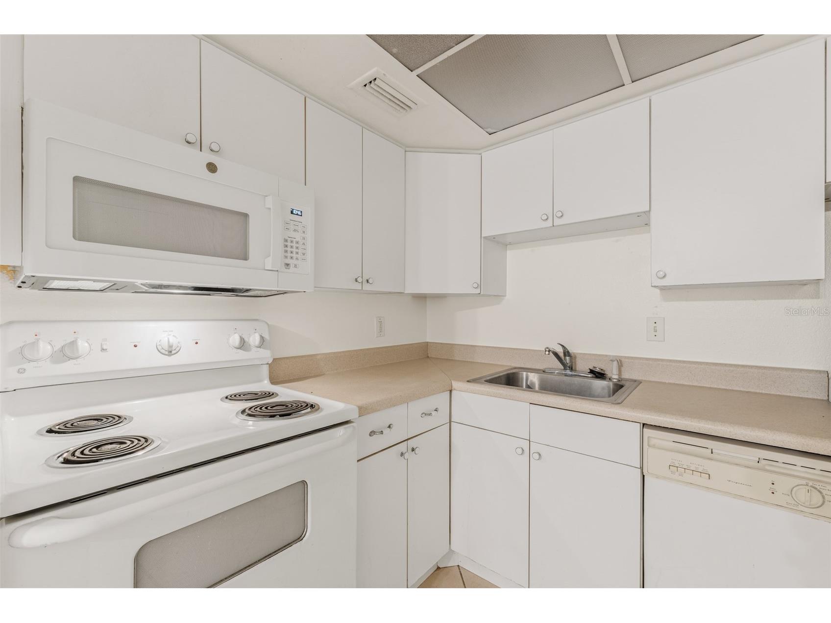 230 Columbia Drive #311 Cape Canaveral FL 32920 O6405412 image8