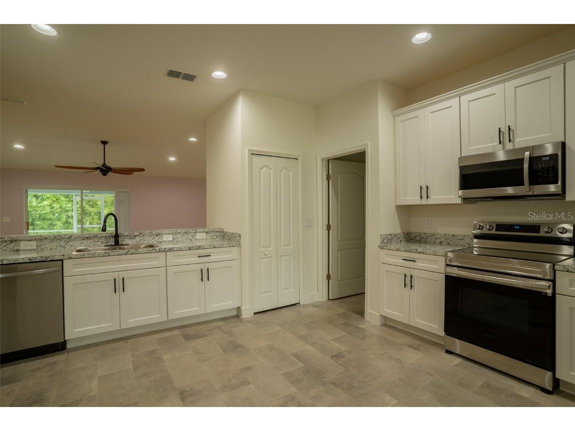 230 Cove At Eagle Lake Circle Eagle Lake FL 33839 P4936834 image4