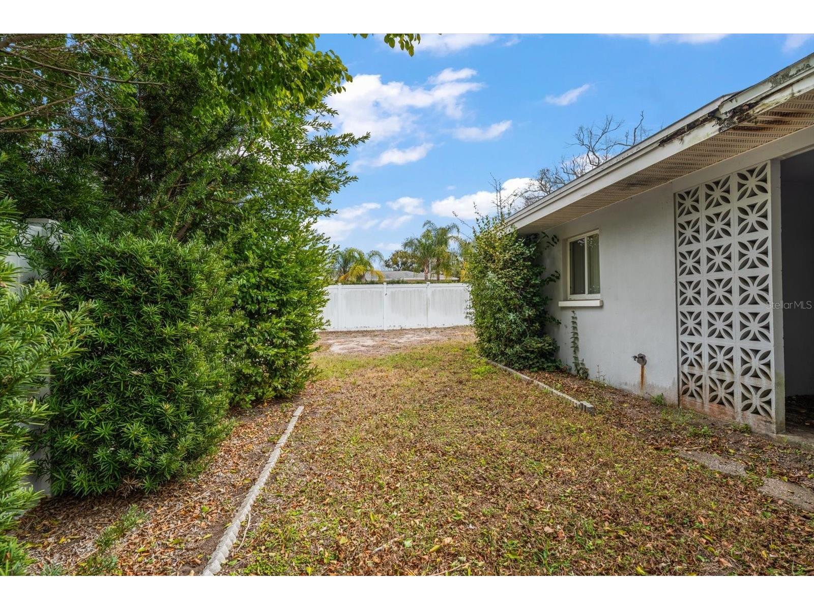 230 Garden Circle Belleair FL 33756 TB8522357 image36