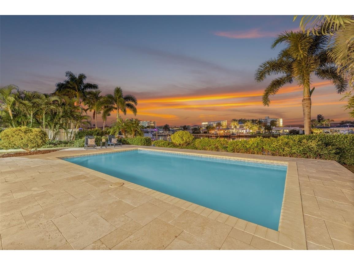 230 Midway Island Clearwater Beach FL 33767 - INTRACOASTAL WATERWAY TB8436095 image1