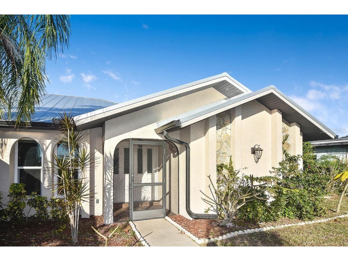 230 NW Salem Avenue NW Port Charlotte FL 33952 C7487366 image1