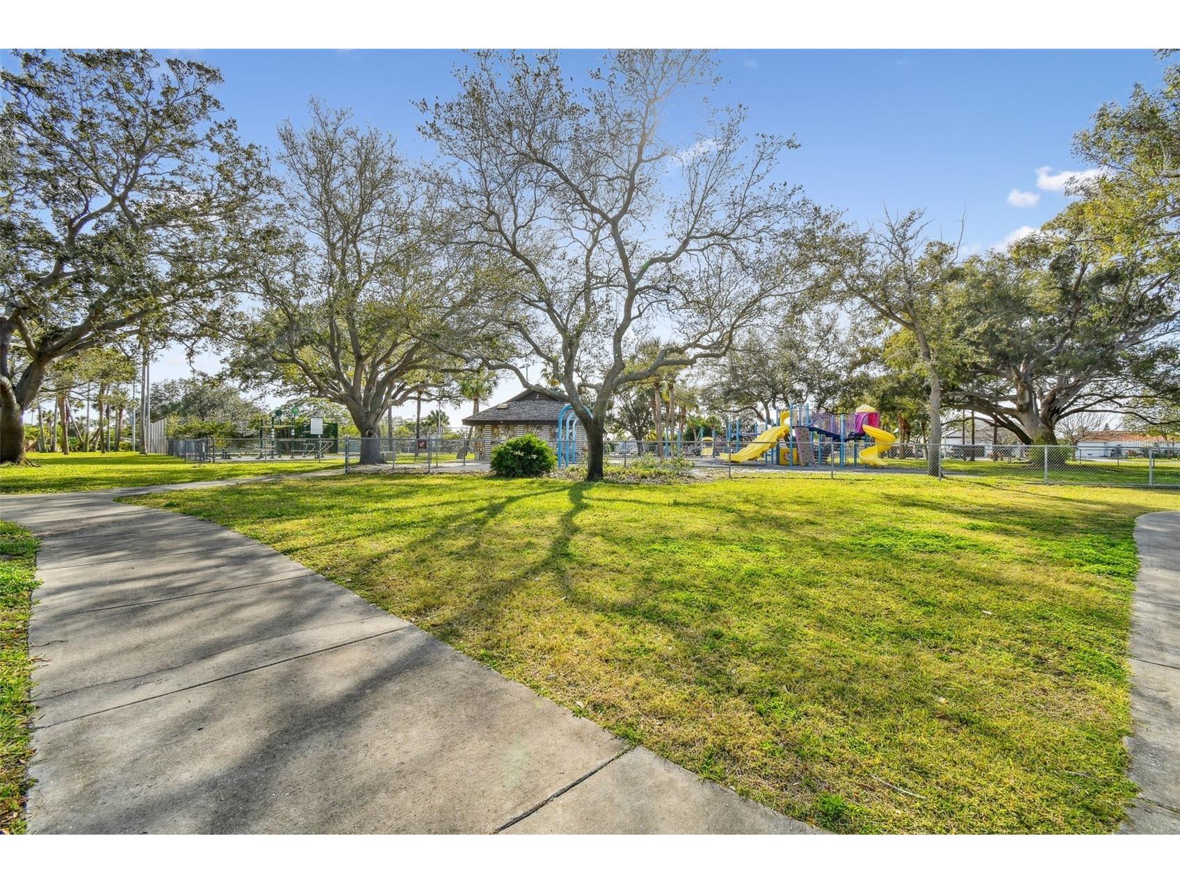 230 S Julia Circle Saint Pete Beach FL 33706 TB8498217 image37