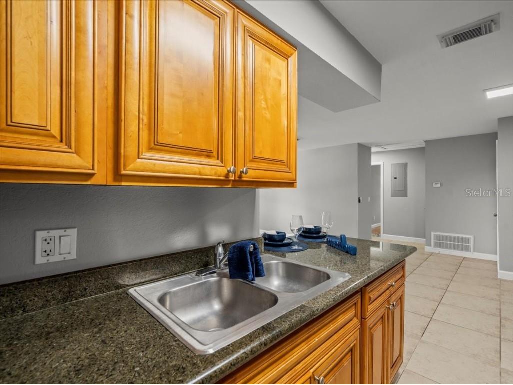 230 Thorn Tree Place #230 Brandon FL 33510 W7870168 image9