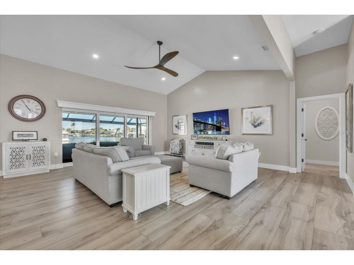 230 Venezia Court Punta Gorda FL 33950 C7519438 image6