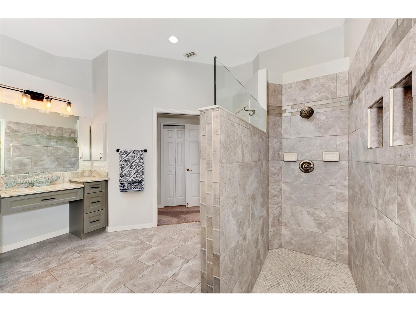 230 Vestavia Drive Venice FL 34292 A4636674 image44