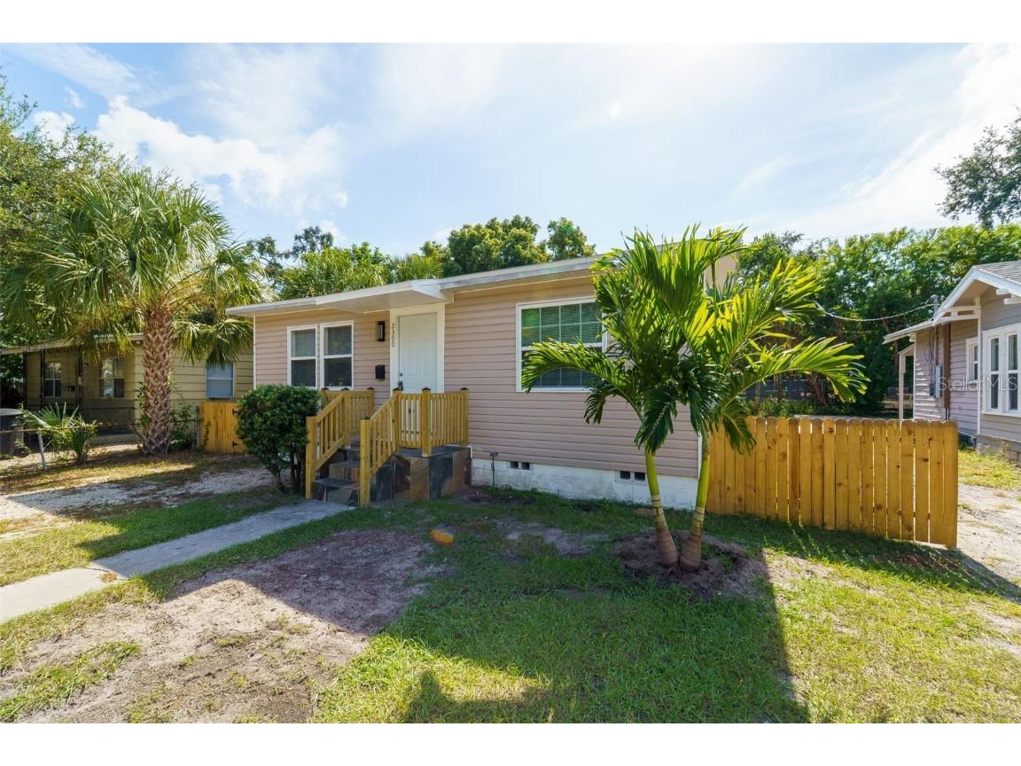 2300 17th Avenue S Saint Petersburg FL 33712 TB8436758 image1