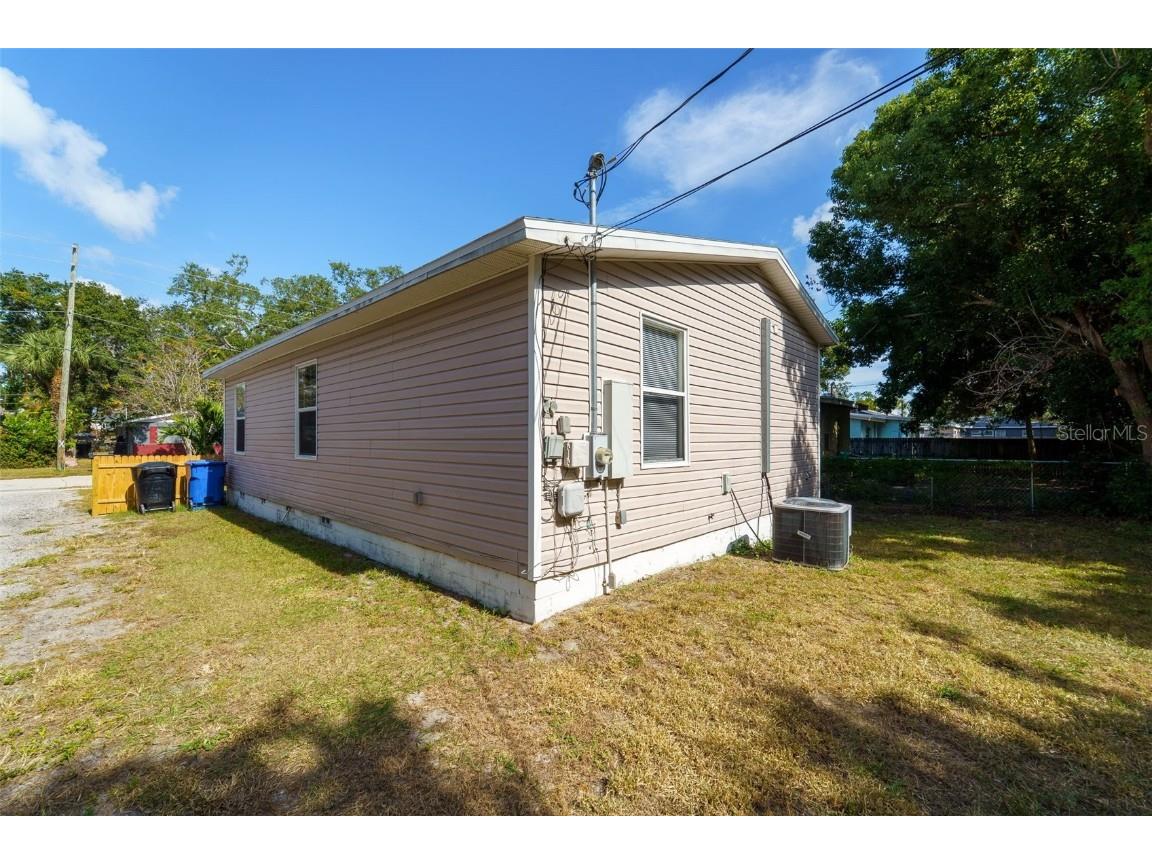 2300 17th Avenue S Saint Petersburg FL 33712 TB8436758 image30