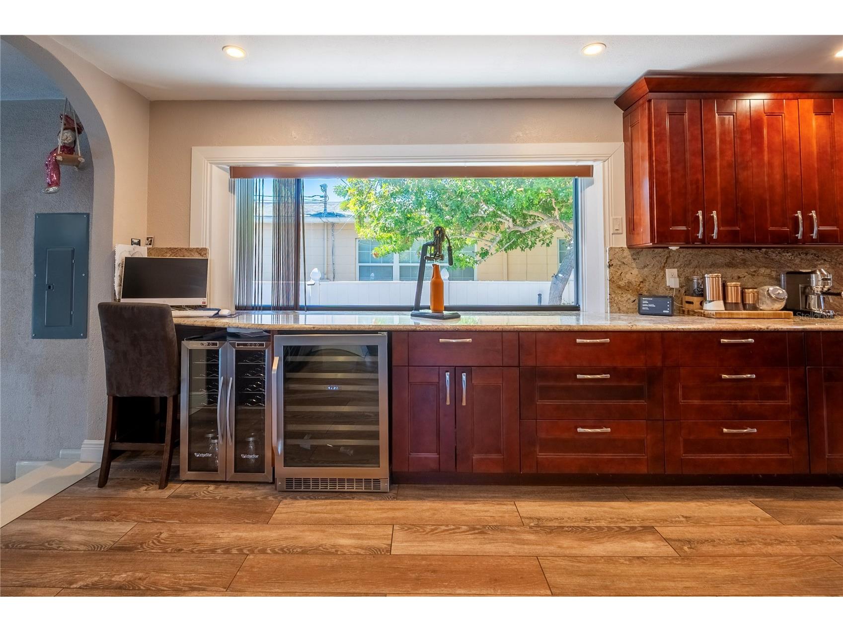 2300 37th Avenue N Saint Petersburg FL 33713 TB8470754 image17