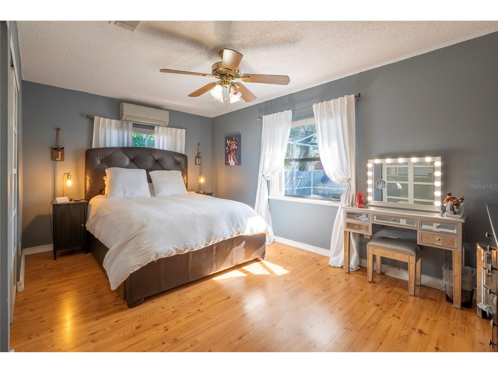 2300 37th Avenue N Saint Petersburg FL 33713 TB8470754 image21