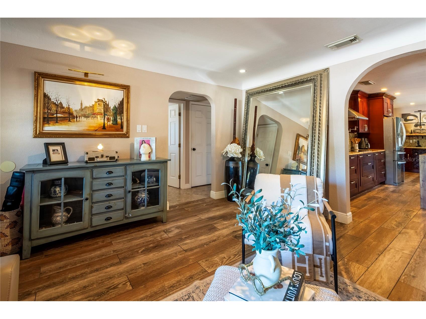 2300 37th Avenue N Saint Petersburg FL 33713 TB8470754 image7