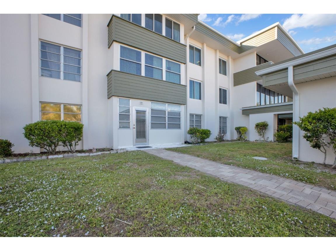 2300 Aaron Street #109 Port Charlotte FL 33952 C7483409 image1