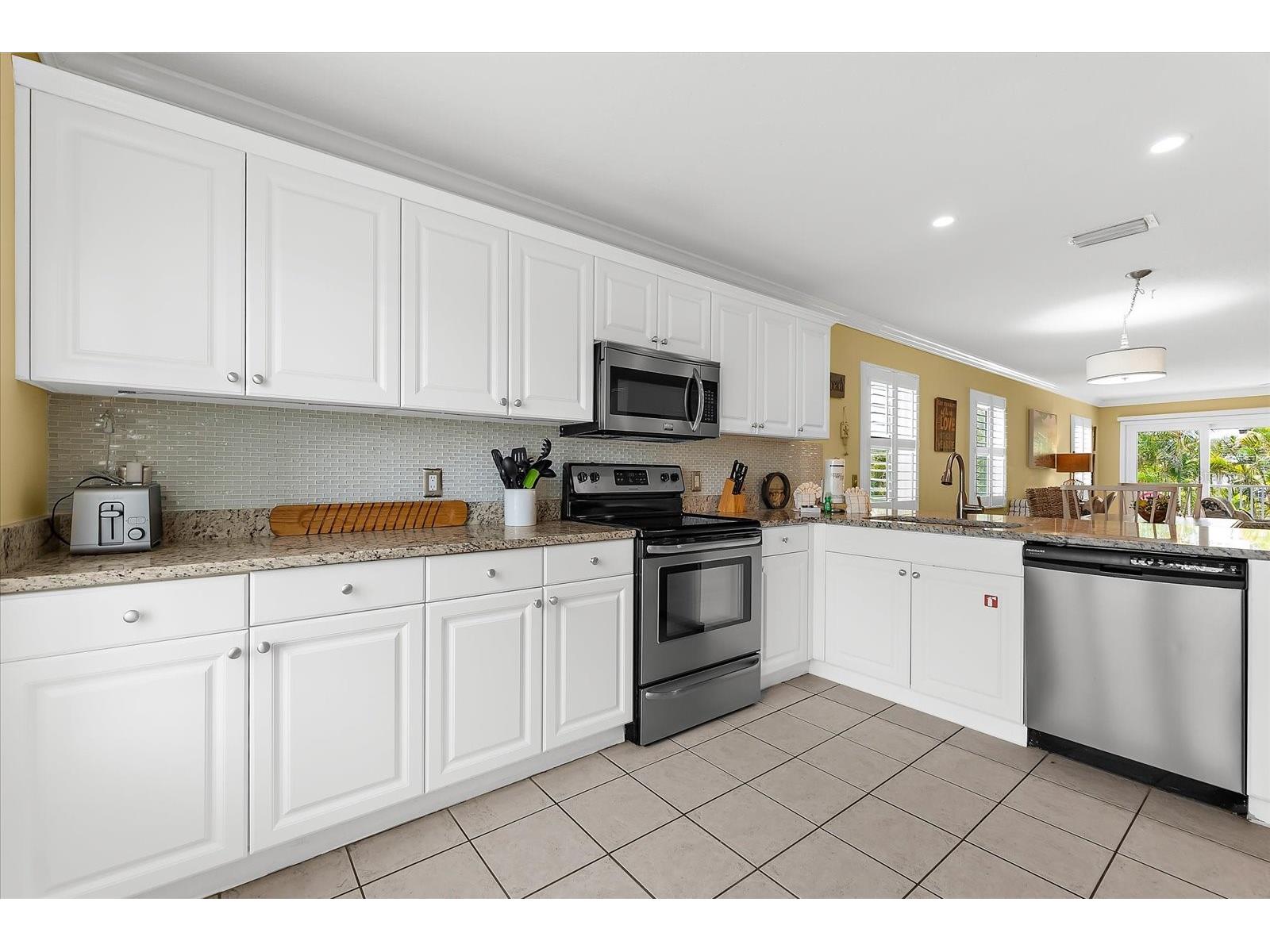 2300 Avenue B Bradenton Beach FL 34217 A4644416 image40