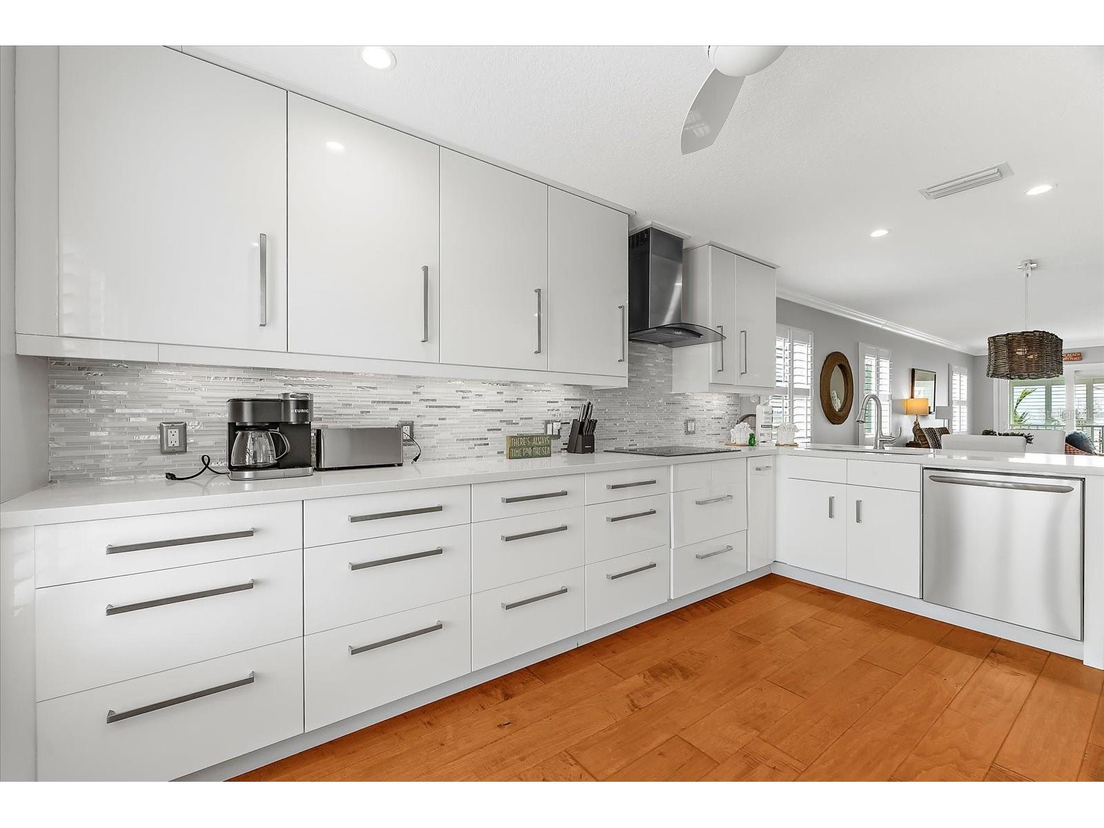 2300 Avenue B Bradenton Beach FL 34217 A4644416 image9