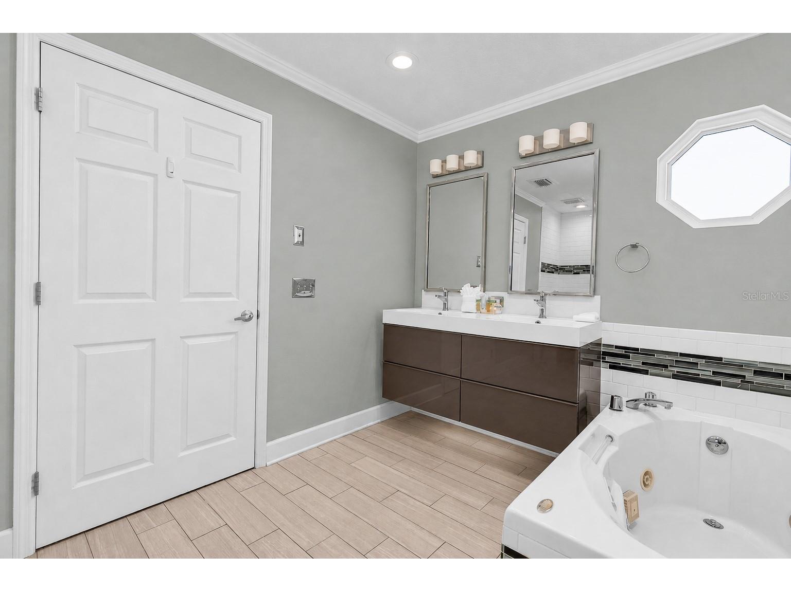 2300 Avenue B Bradenton Beach FL 34217 A4692706 image27